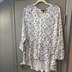Lane Bryant White Tunic with Navy Geometric Medallion Print